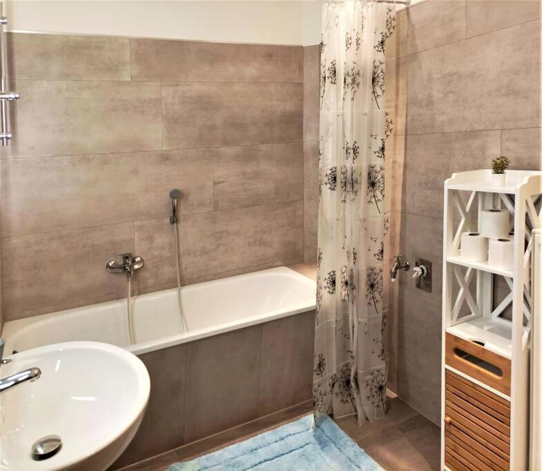 Modernes Apartment Mit Balkon Magdeburg Eksteriør bilde